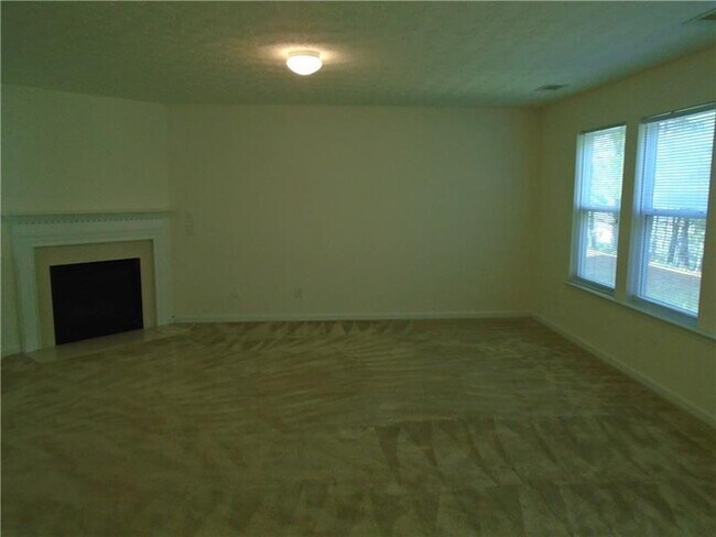 Building Photo - 2735 Meadow Trace Dr