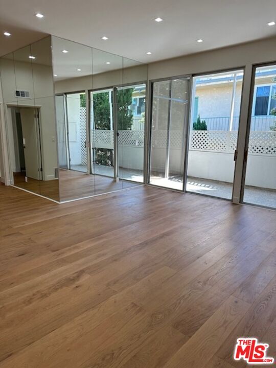 Foto del edificio - 11970 Montana Ave