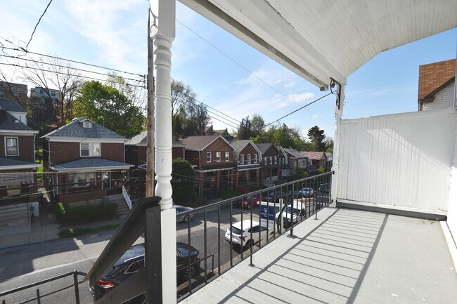 Foto del edificio - 4229 Haldane St
