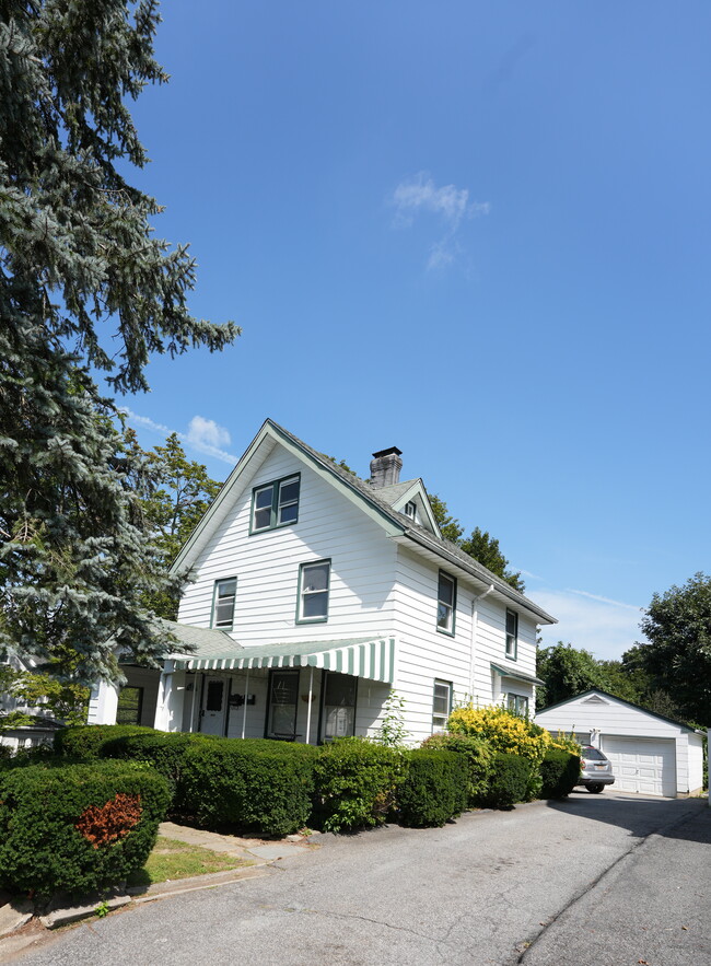 Building Photo - 33 Lafayette St