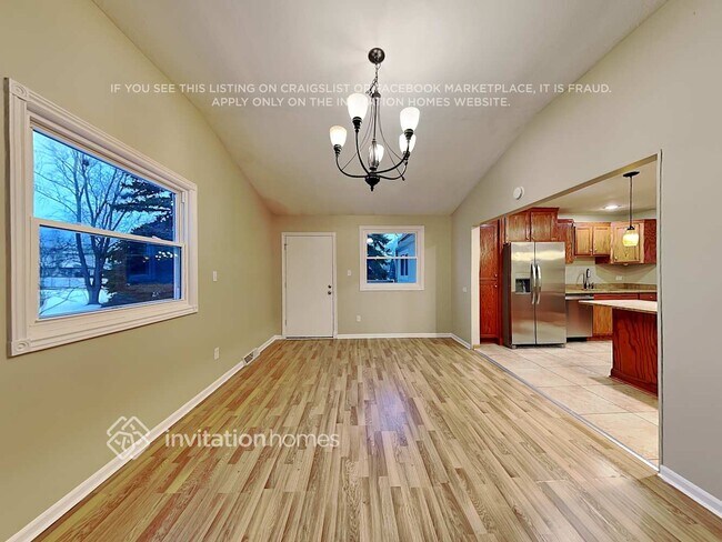 Foto del edificio - 13601 Cherry Ln