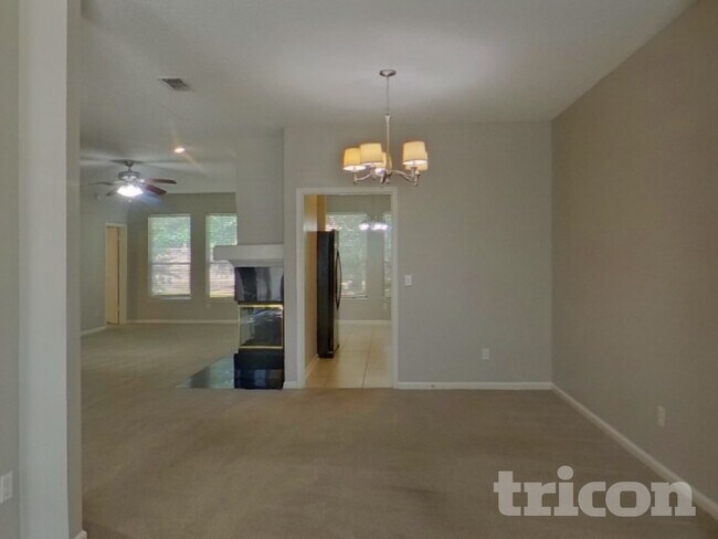 Foto del edificio - 3840 Tallcott Dr