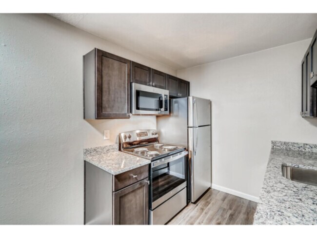Foto del edificio - 3670 S Lowell Blvd
