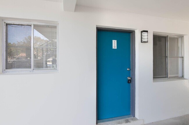 Foto del edificio - 115 Seminole Ave W