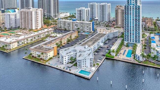 Foto del edificio - 1913 S Ocean Dr