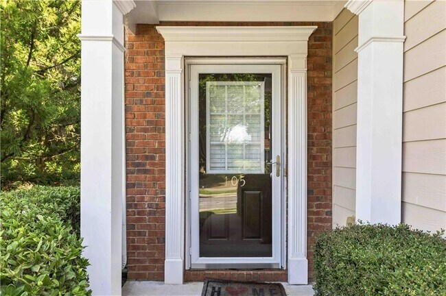 Building Photo - 105 Finchley Dr