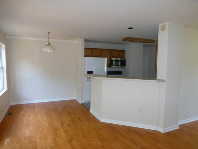 Foto del edificio - COMING SOON- 4 bed 2.5 bath single family home