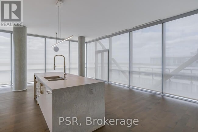 Building Photo - 39-1239 Queens Quay E