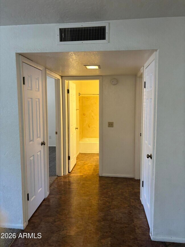 Foto del edificio - 2586 Quirt Cir