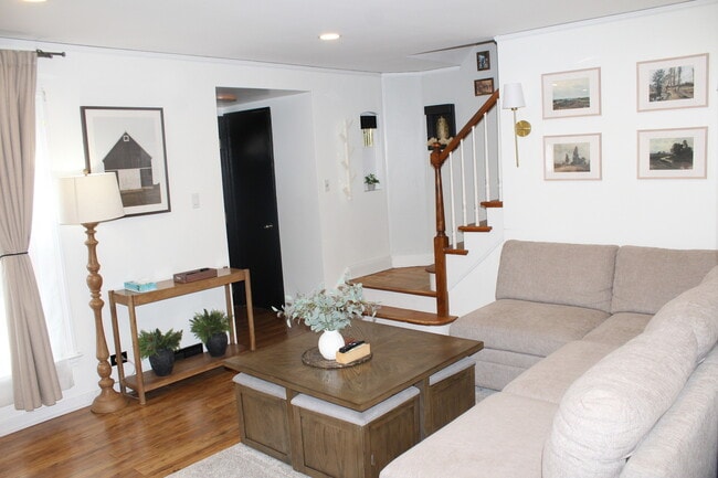 Building Photo - 6034 S Komensky Ave