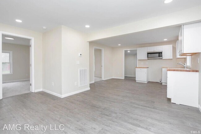 Building Photo - 2 br, 1 bath House - 358 Austin St