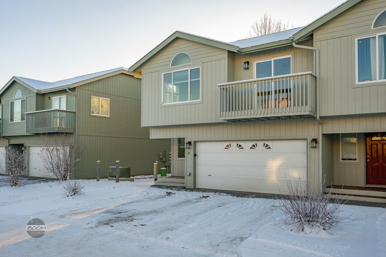 Foto principal - 401 S Wasilla St