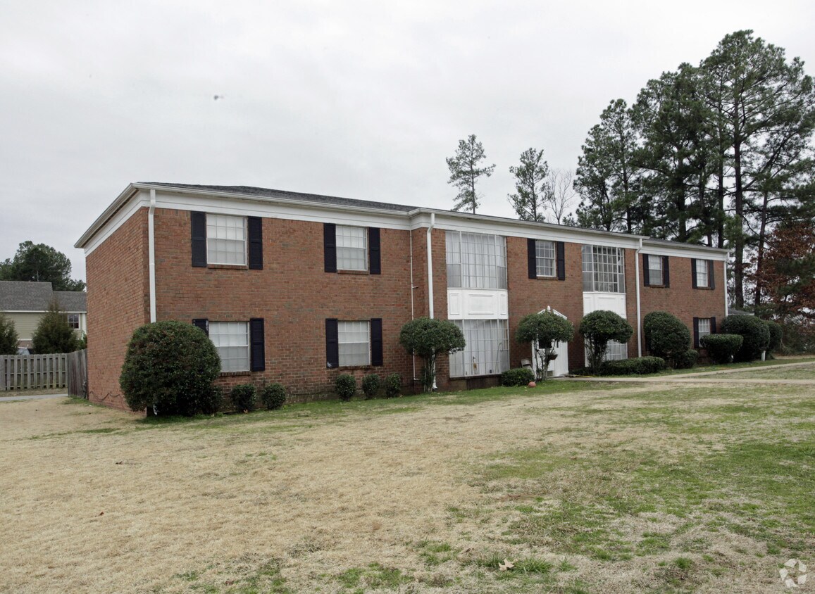 Building Photo - 245-257 Aldersgate Rd