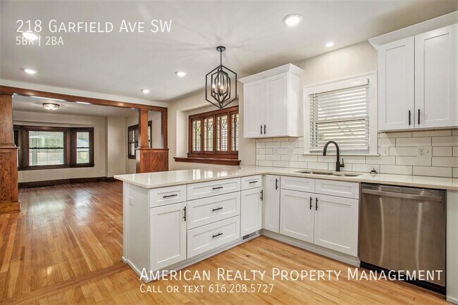 Building Photo - 218 Garfield Ave SW