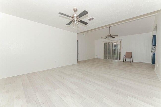 Building Photo - 10839 Concho St