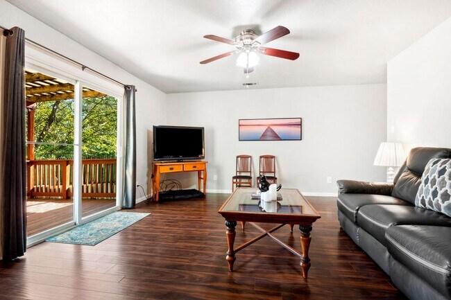 Foto del edificio - 7203 Barnsdale Way