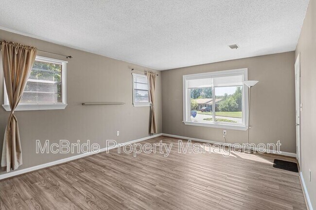 Foto del edificio - 3615 Goldfinch Dr
