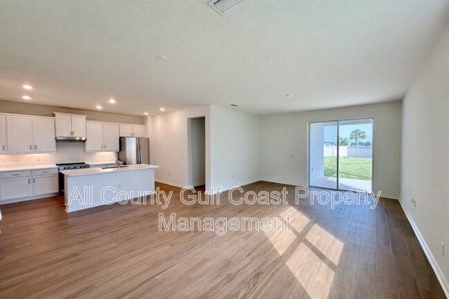 Foto del edificio - 2636 89th St Cir E