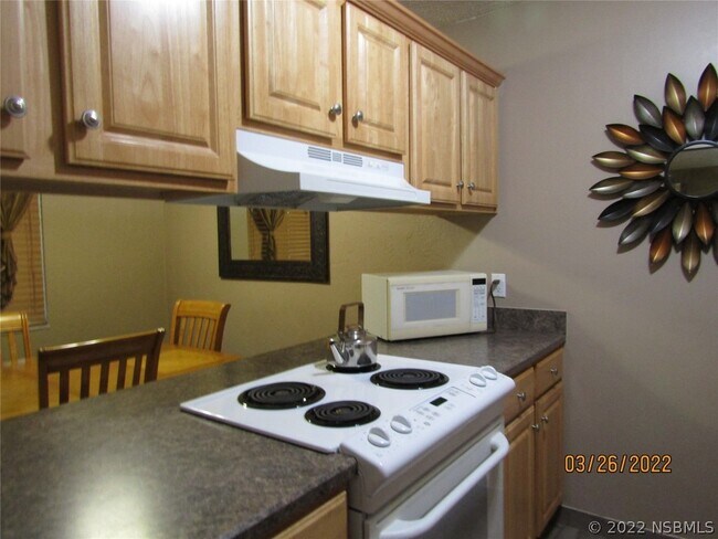 Building Photo - 400 Oakridge Blvd