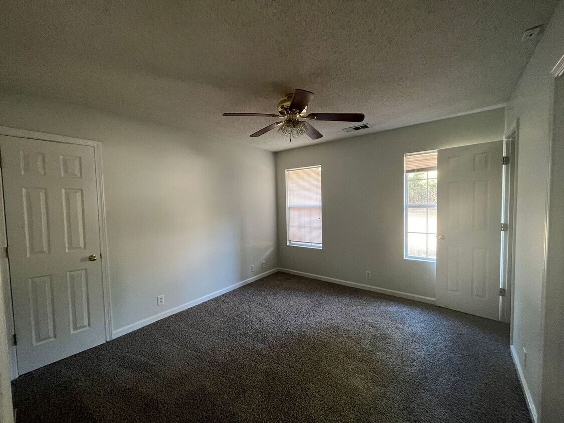 Foto principal - New Carpet! New Paint!