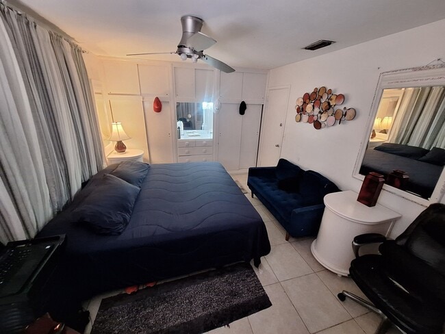 Photo - 1424 N M St House