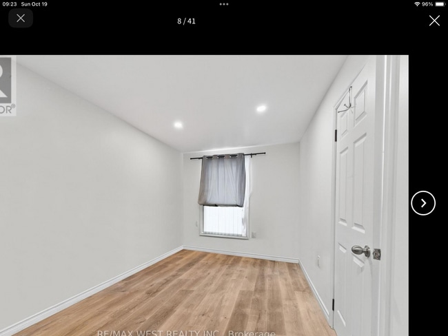 Building Photo - 35 Kingscourt Av