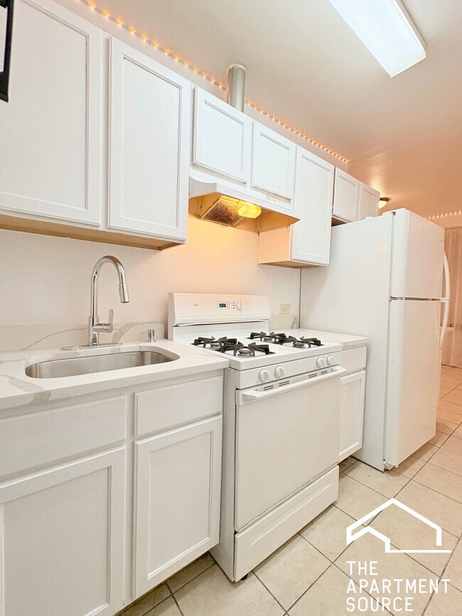 Foto del edificio - 1900 S Throop St