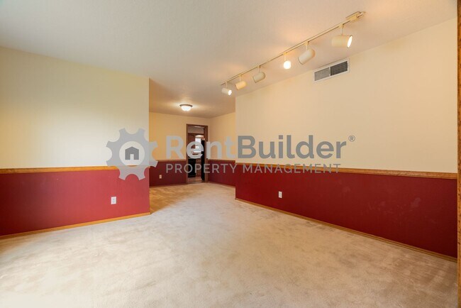 Foto del edificio - FANTASTIC HOUSE TO CALL HOME!