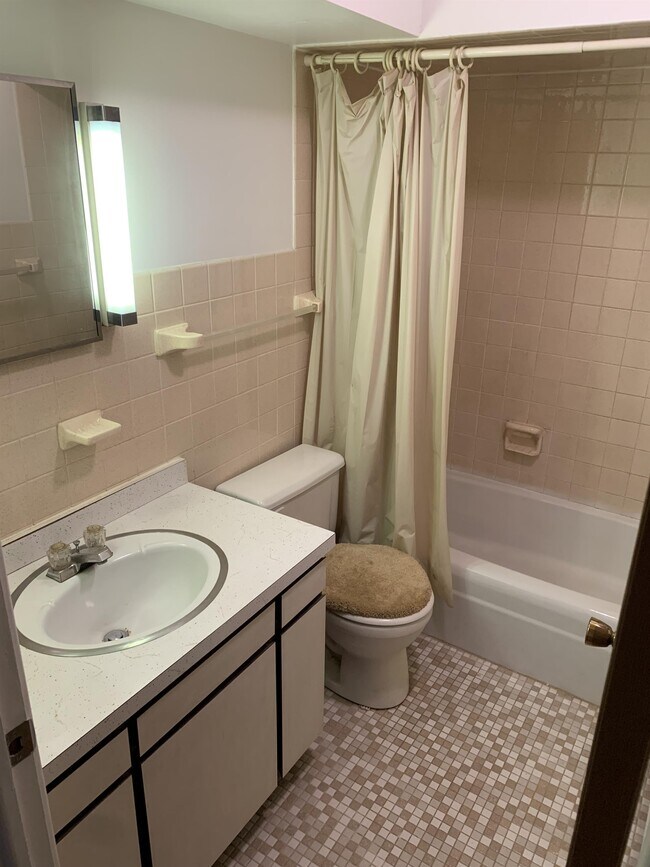 Foto del edificio - 525 W Cook St