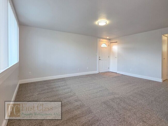Foto del edificio - 12345 SW Hall Blvd