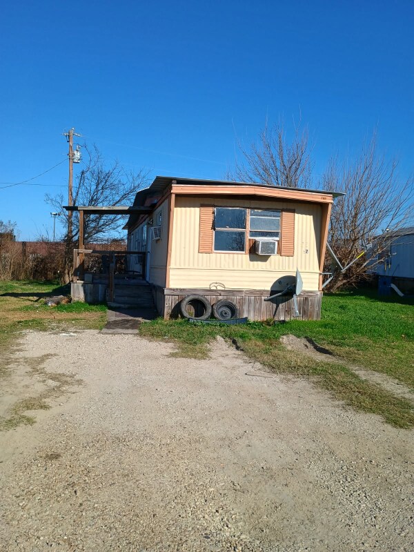 Foto del edificio - 1801 S Business 45