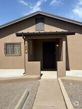 Building Photo - 801 Ortiz Dr SE