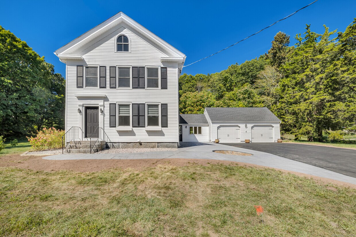 Foto principal - 99 Horse Pond Rd