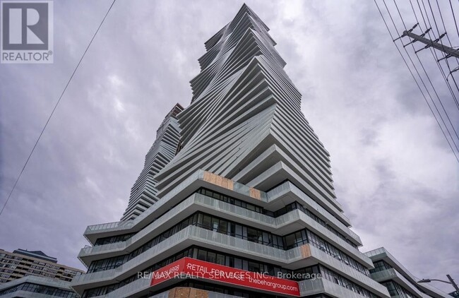 Photo du bâtiment - 3900 Confederation Pkwy