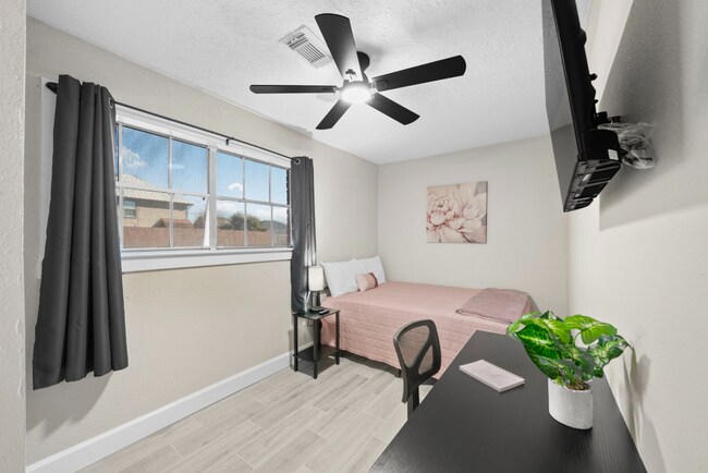 Foto del edificio - 8050 Tavenor Ln