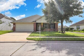 Building Photo - 14306 Alaman Dr