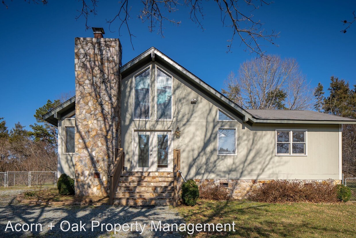 Foto principal - 2 br, 2 bath House - 2372 Saxapahaw Bethle...