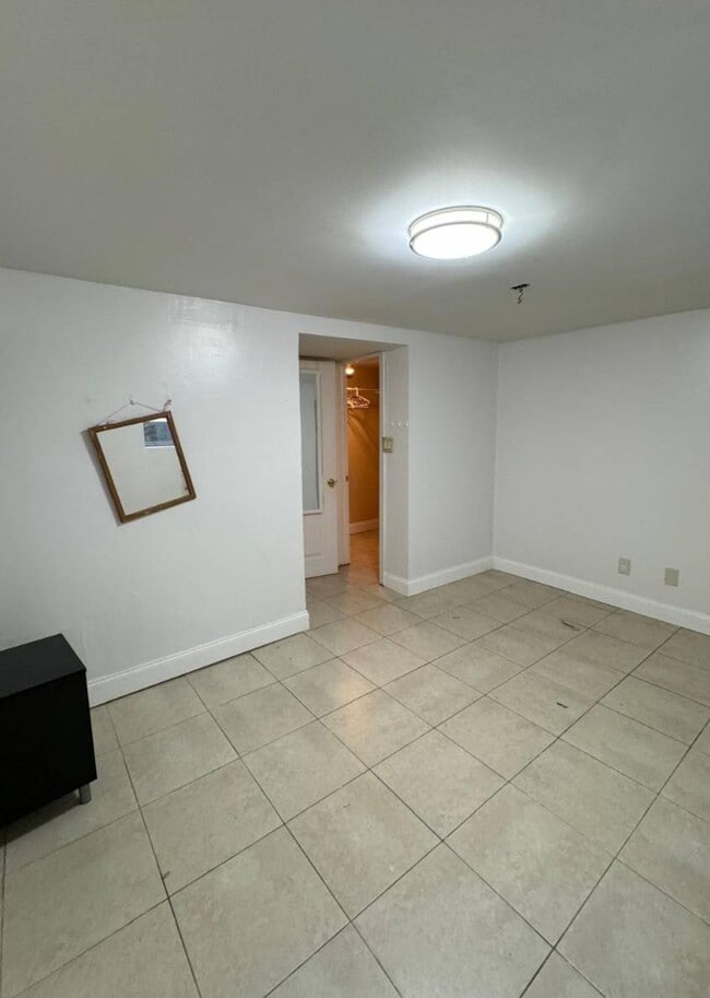 Building Photo - 288 Kimball Ave