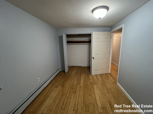 Foto del edificio - 474 E 7th St