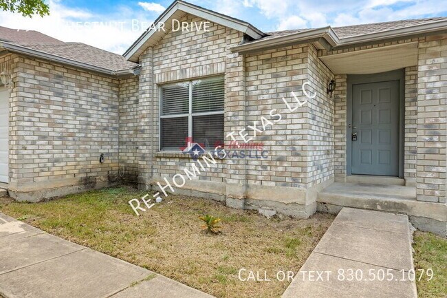 Foto del edificio - 7902 Chestnut Bear Dr