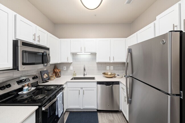 Building Photo - Avana 55Twelve