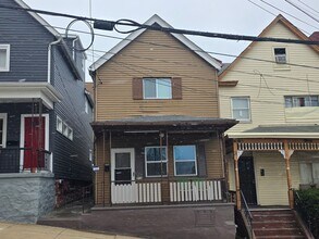 Building Photo - 212 Kenmawr Ave