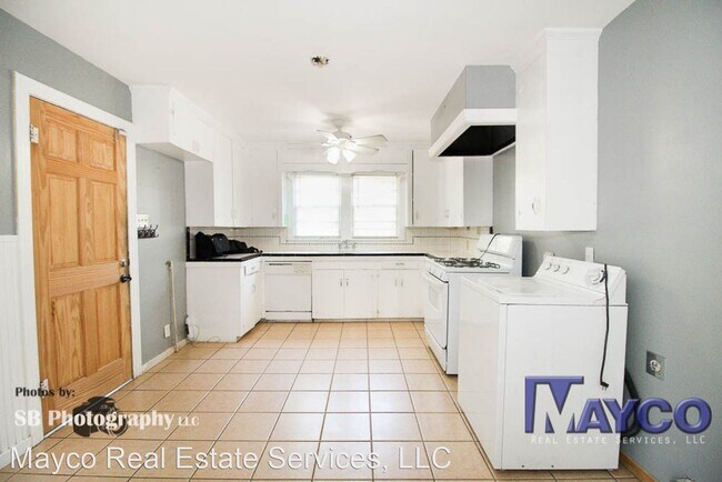Building Photo - 3 br, 1 bath House - 140 Fremont St