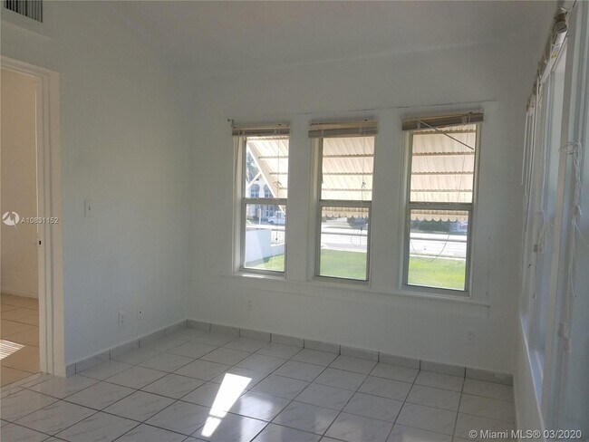 Foto del edificio - 2618 SW 19th Terrace