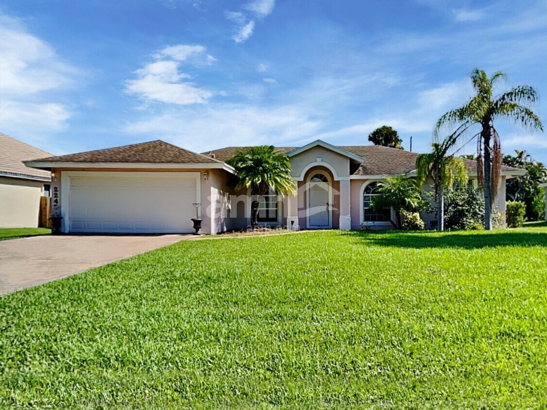 Primary Photo - 2245 SW Savage Boulevard