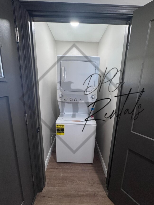 Building Photo - 135 Rhea Dr