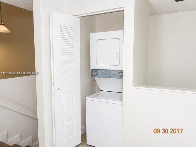 Foto del edificio - 4970 NW 97th Pl