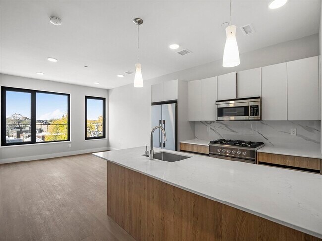 Foto del edificio - 249 Corey Rd
