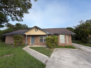 Building Photo - 1450 Victory Cir