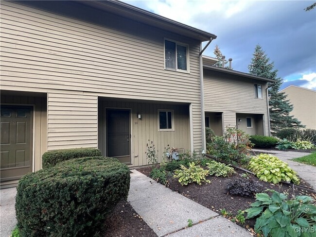 Building Photo - 31 Hillside Ave